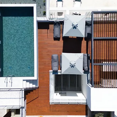 Modern Sea-view Work Apartment, Sit-stand Desk, Pool, Gym & Walk To Old Town