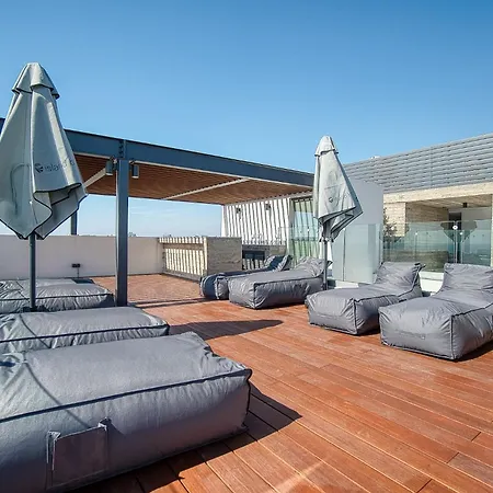 Modern Sea-view Work Apartment, Sit-stand Desk, Pool, Gym & Walk To Old Town Paphos