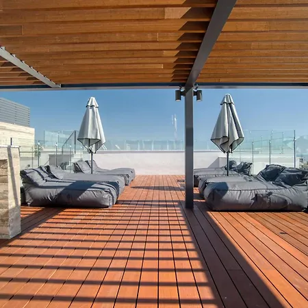 Modern Sea-view Work Apartment, Sit-stand Desk, Pool, Gym & Walk To Old Town Paphos